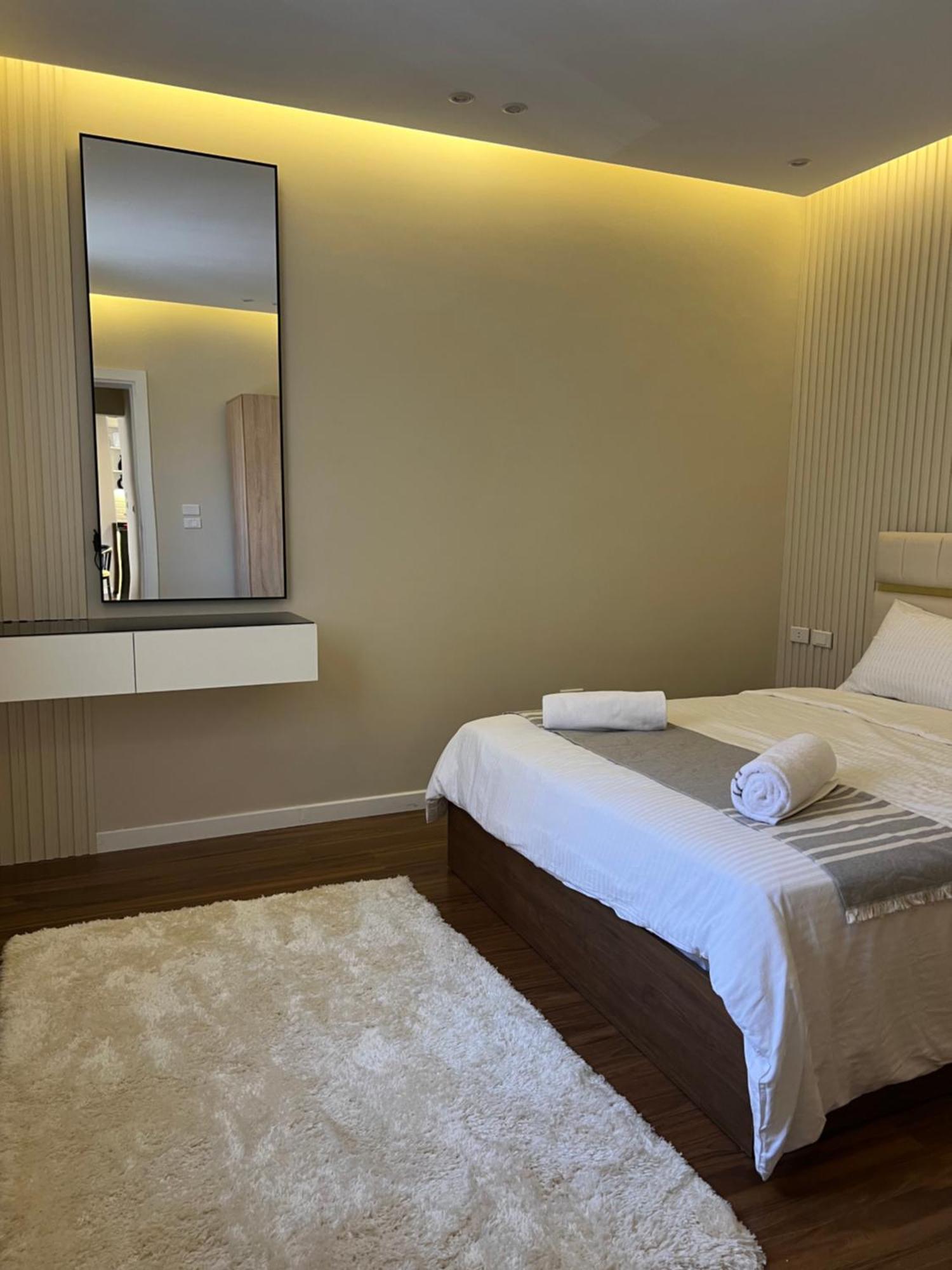Апартаменти Luxurious Family Facing Stars Mall
