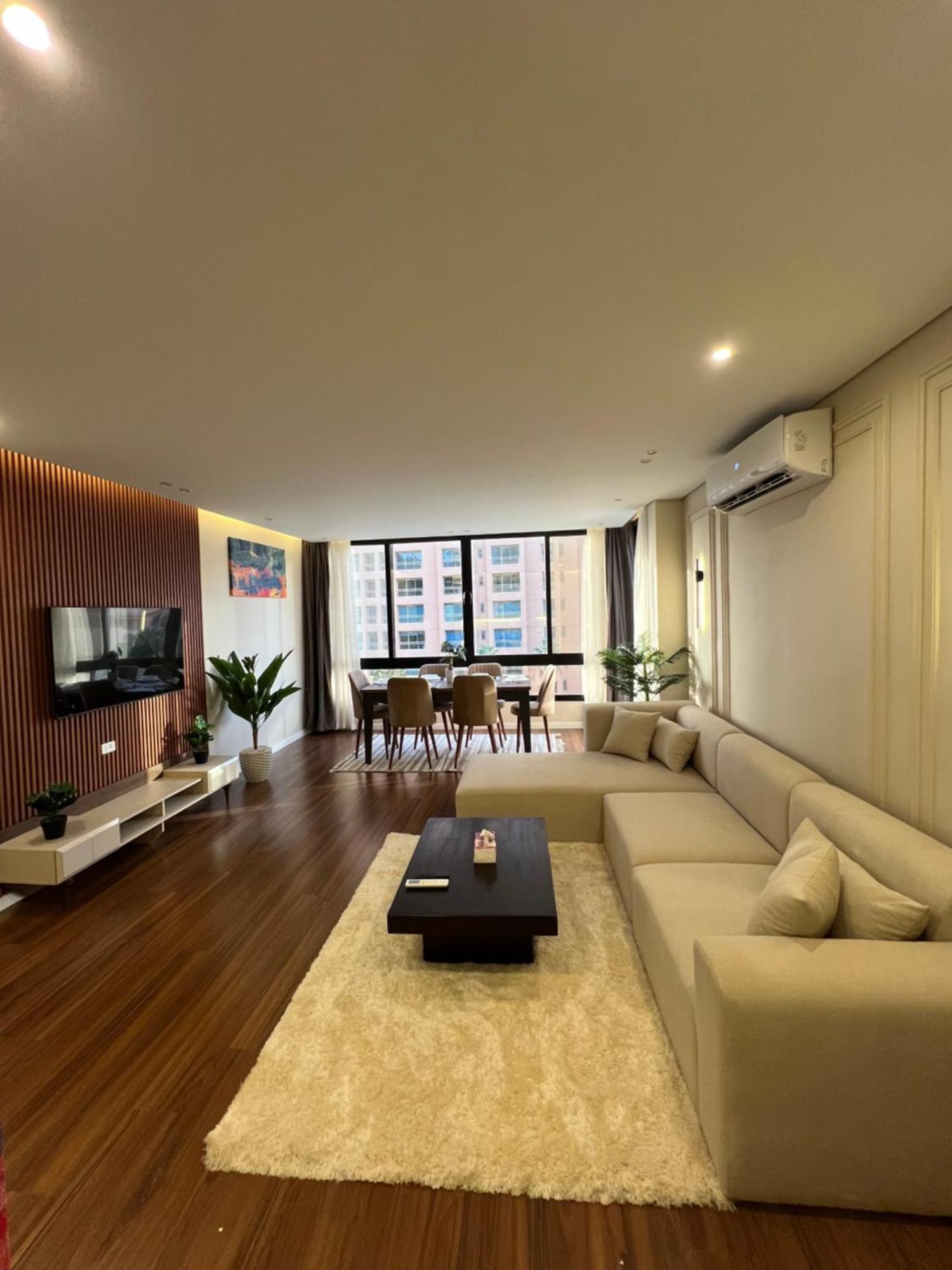 Апартаменти Luxurious Family Facing Stars Mall *